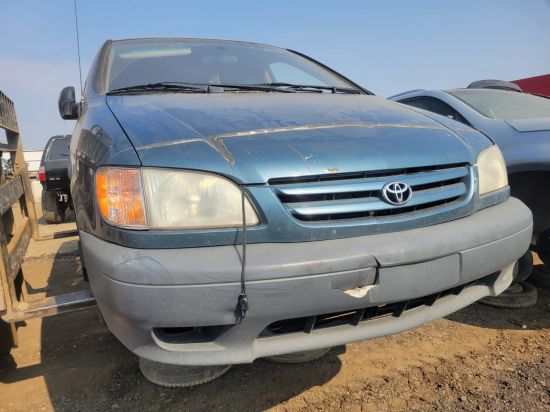 2003 TOYOTA SIENNA