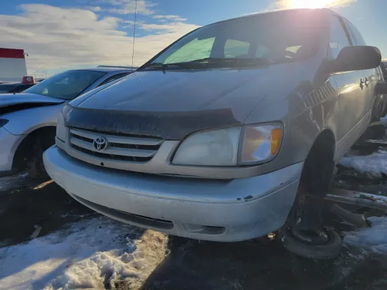 2000 TOYOTA SIENNA