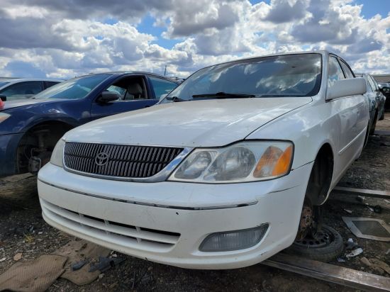 2001 TOYOTA AVALON