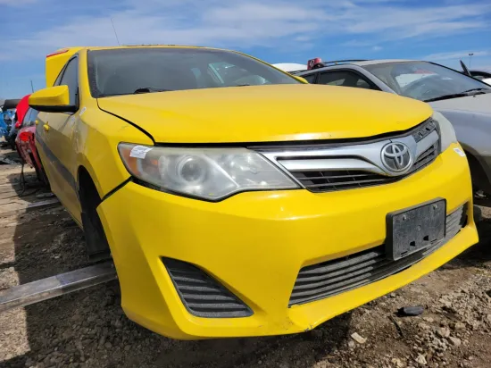2014 TOYOTA CAMRY