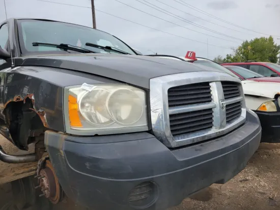 2005 DODGE DAKOTA