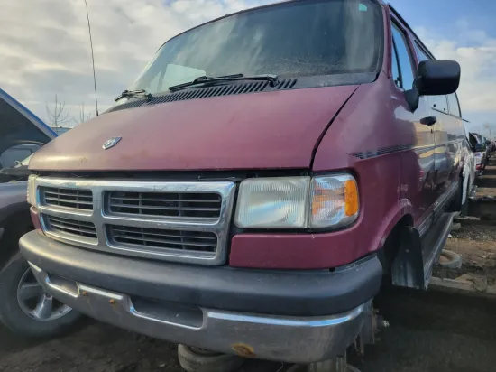 1996 DODGE RAM WAGON