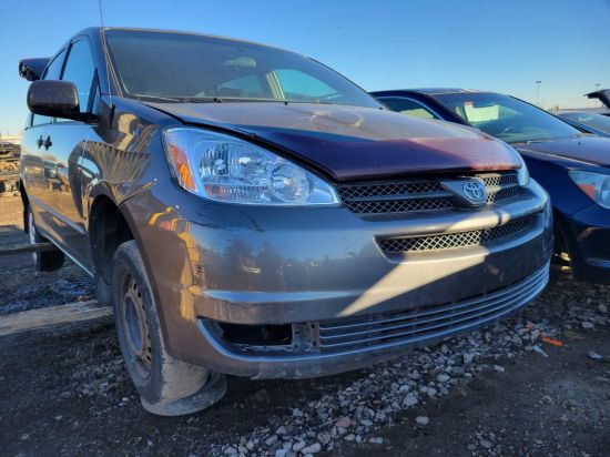 2004 TOYOTA SIENNA