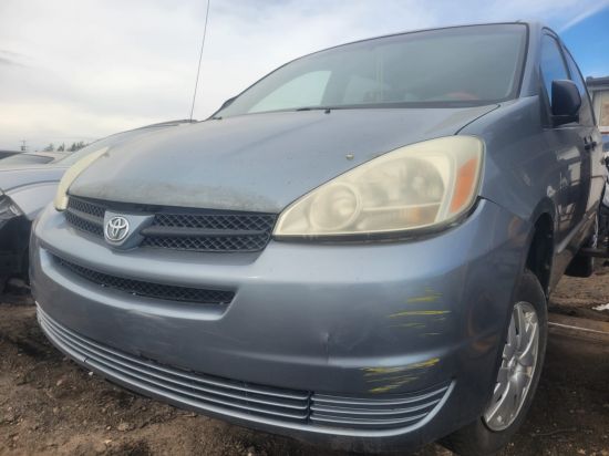 2004 TOYOTA SIENNA