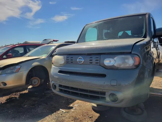 2010 NISSAN CUBE